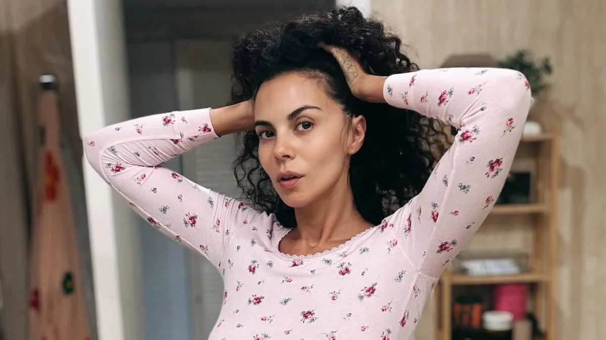 Porno: Erkak qollari ayolni orgazmga olib keladi Xususiy jinsiy porno partiya